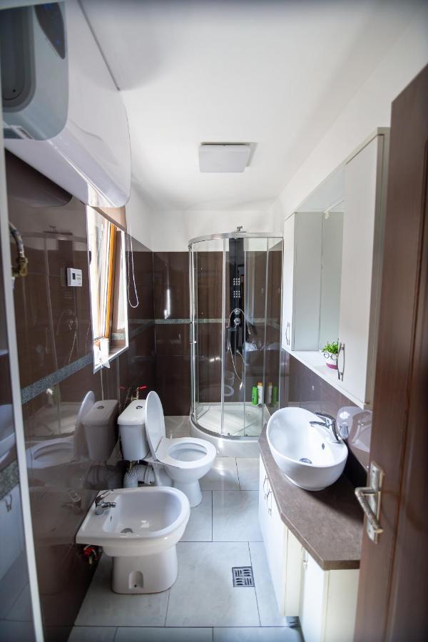 Grayhouse Apartment อาราด ภายนอก รูปภาพ